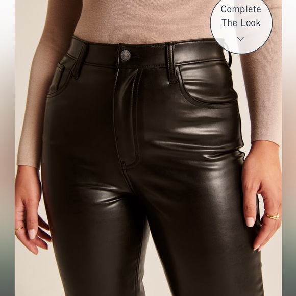 Abercrombie & Fitch Curve Love Vegan Leather 90s Straight Pant - Picture 5 of 10
